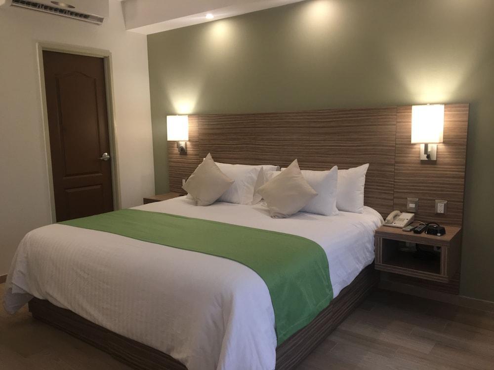 Wyndham Garden Monterrey Valle Real Esterno foto