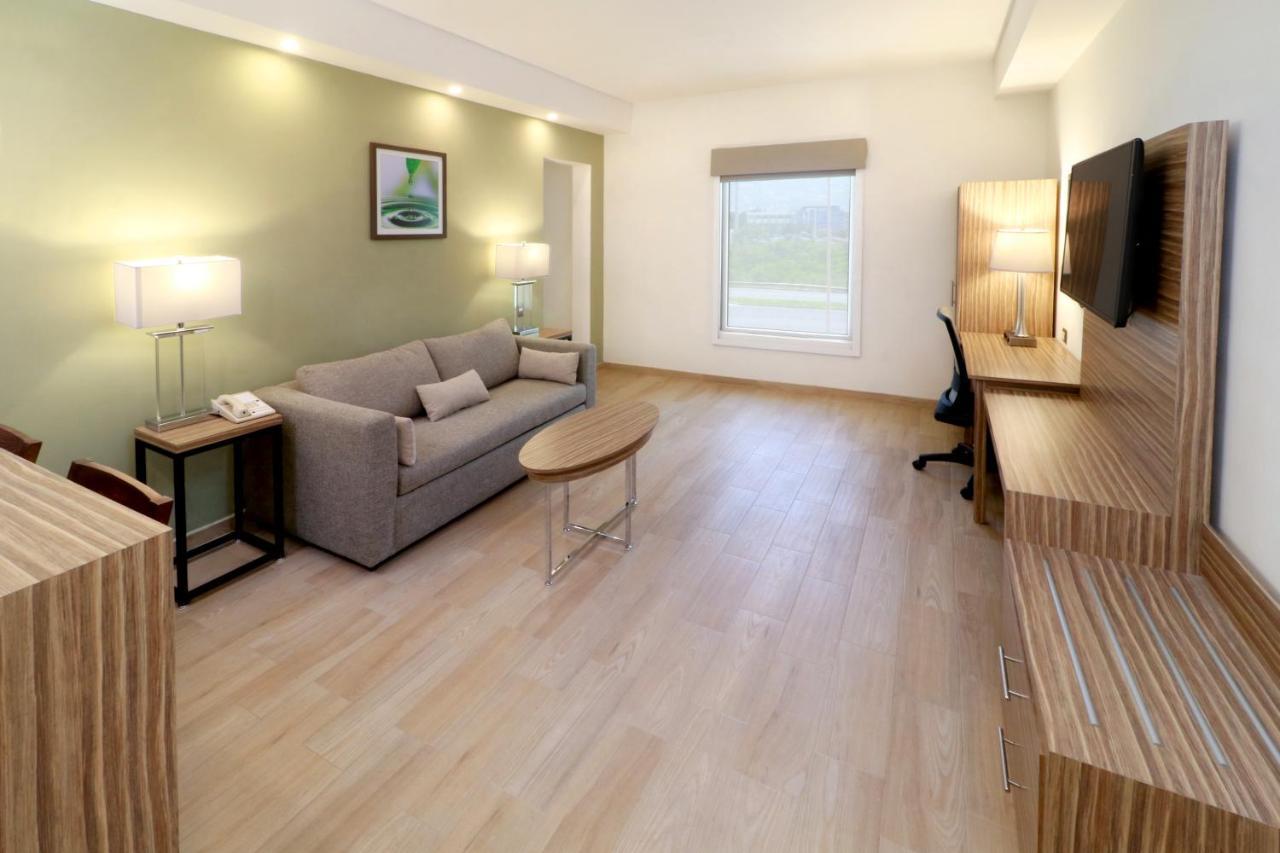 Wyndham Garden Monterrey Valle Real Esterno foto
