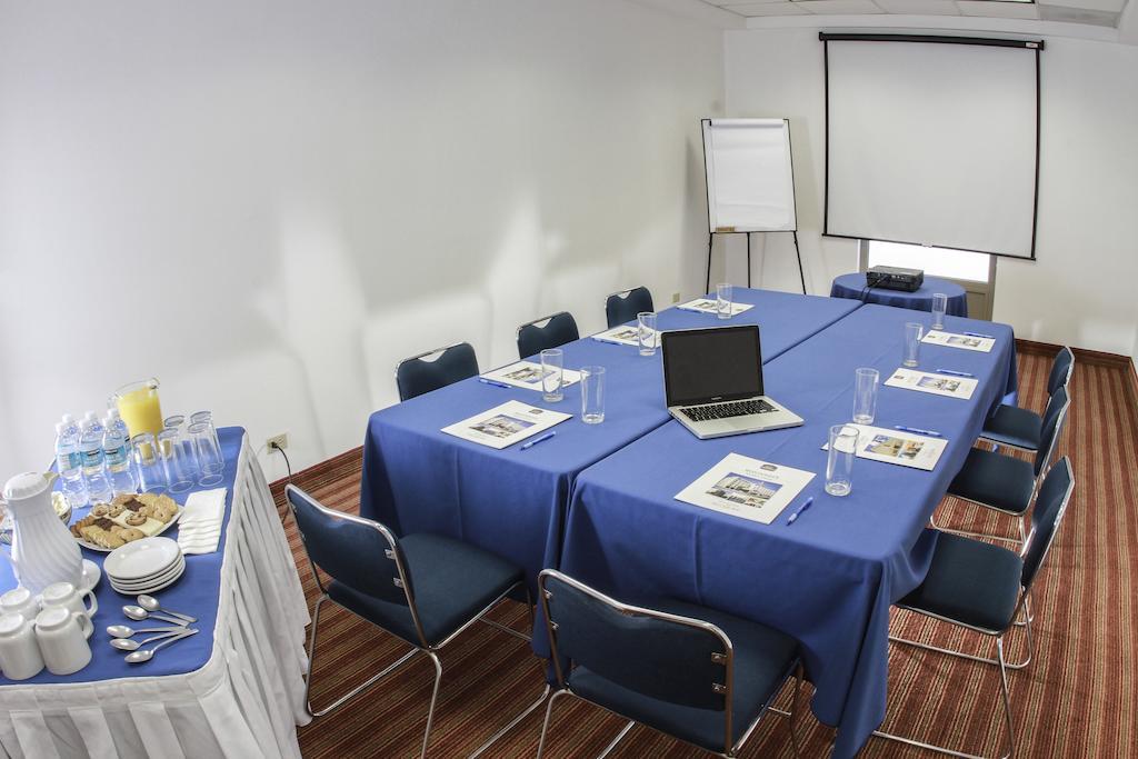 Wyndham Garden Monterrey Valle Real Affari foto